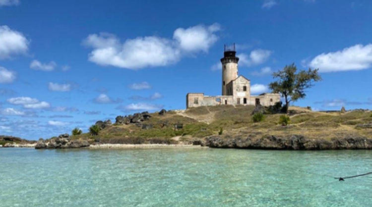 La Passe & Light House Island